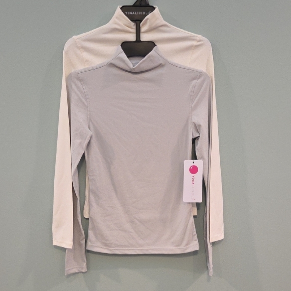Yogalicious Cream Long Sleeve Top New With Tags Size XS - Picture 1 of 9